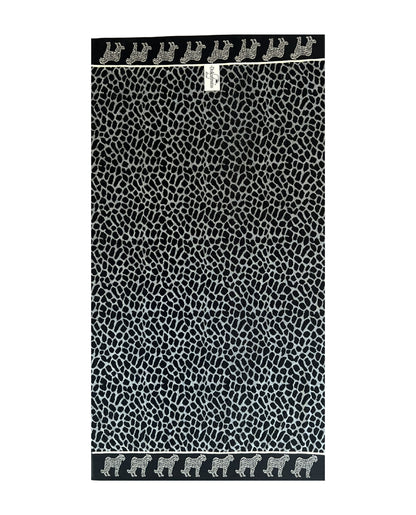 XXL Strandtuch mit grauem Leopardenmuster, ausgebreitet – Afrika Kollektion von Dolcefrotto