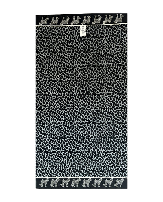 XXL Strandtuch mit grauem Leopardenmuster, ausgebreitet – Afrika Kollektion von Dolcefrotto