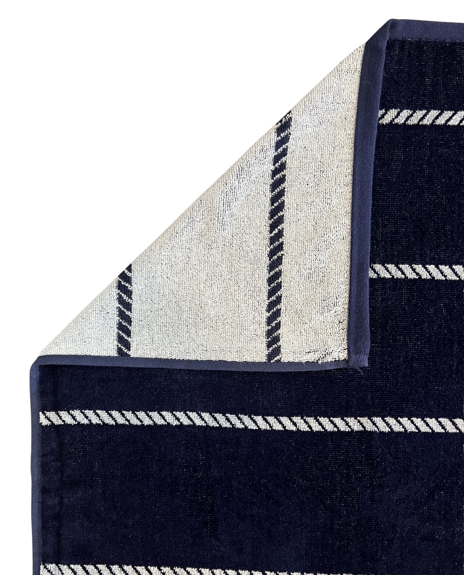 XXL Strandtuch mit maritimem Anker-Streifendesign in Navy, Ecke und Detailansicht – Bahia Kollektion von Dolcefrotto
