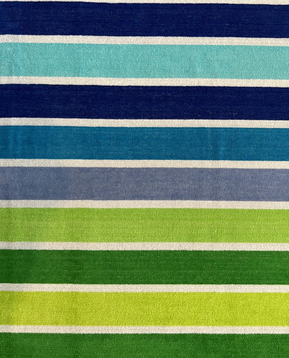XXL Strandtuch mit leuchtenden Streifen in Blau-Grün, Muster-Detail – Mirage Kollektion von Dolcefrotto