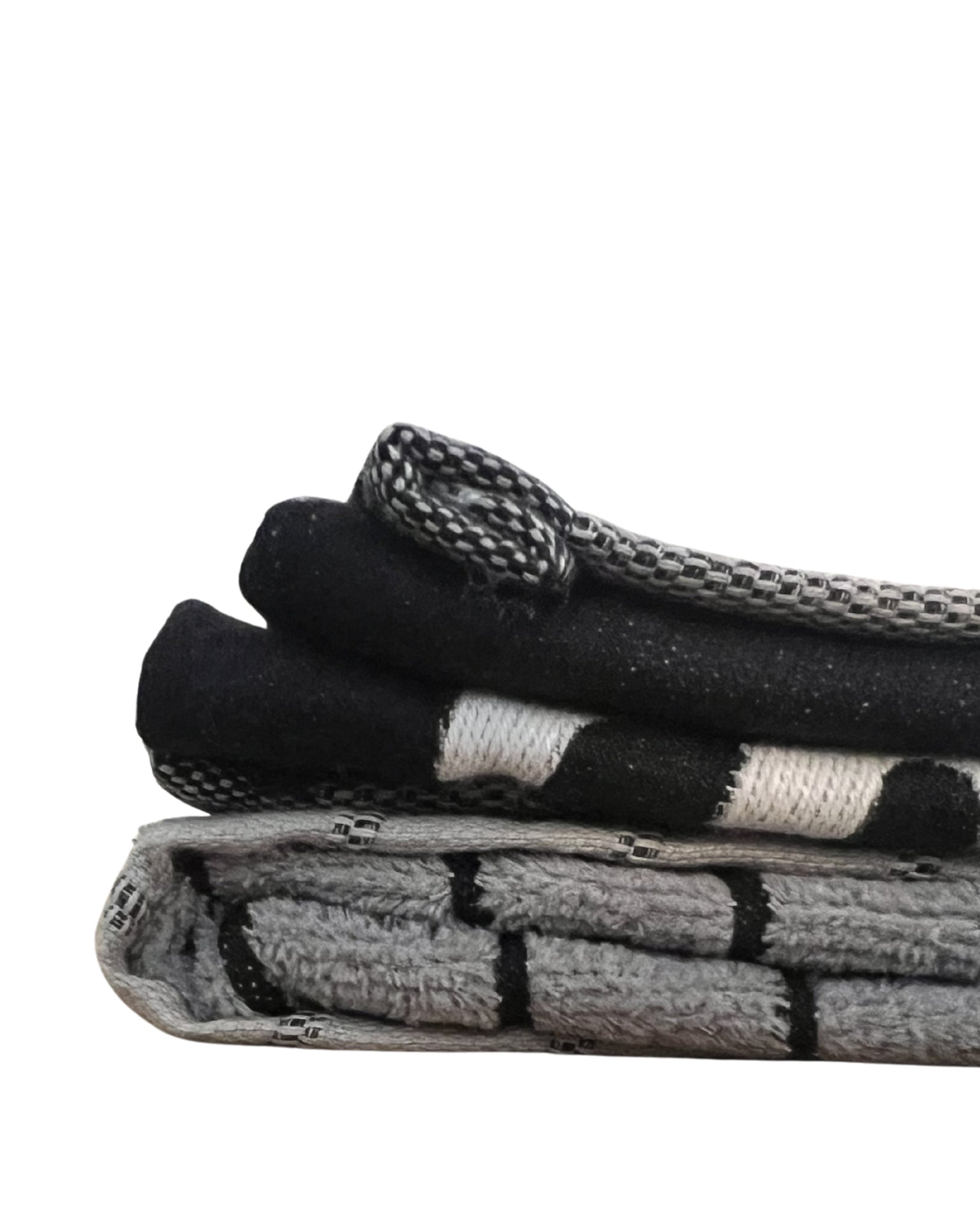 XXL Strandtuch mit sportlichem Schriftzug in Grau, gefaltet – Sport Kollektion von Dolcefrotto