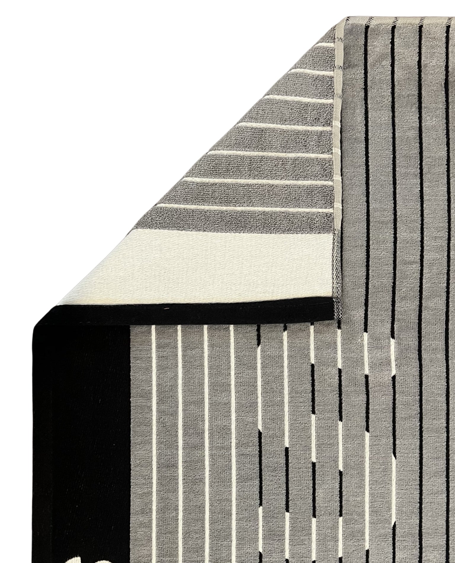 XXL Strandtuch mit sportlichem Schriftzug in Grau, Ecke und Detailansicht – Sport Kollektion von Dolcefrotto