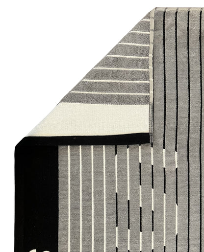 XXL Strandtuch mit sportlichem Schriftzug in Grau, Ecke und Detailansicht – Sport Kollektion von Dolcefrotto