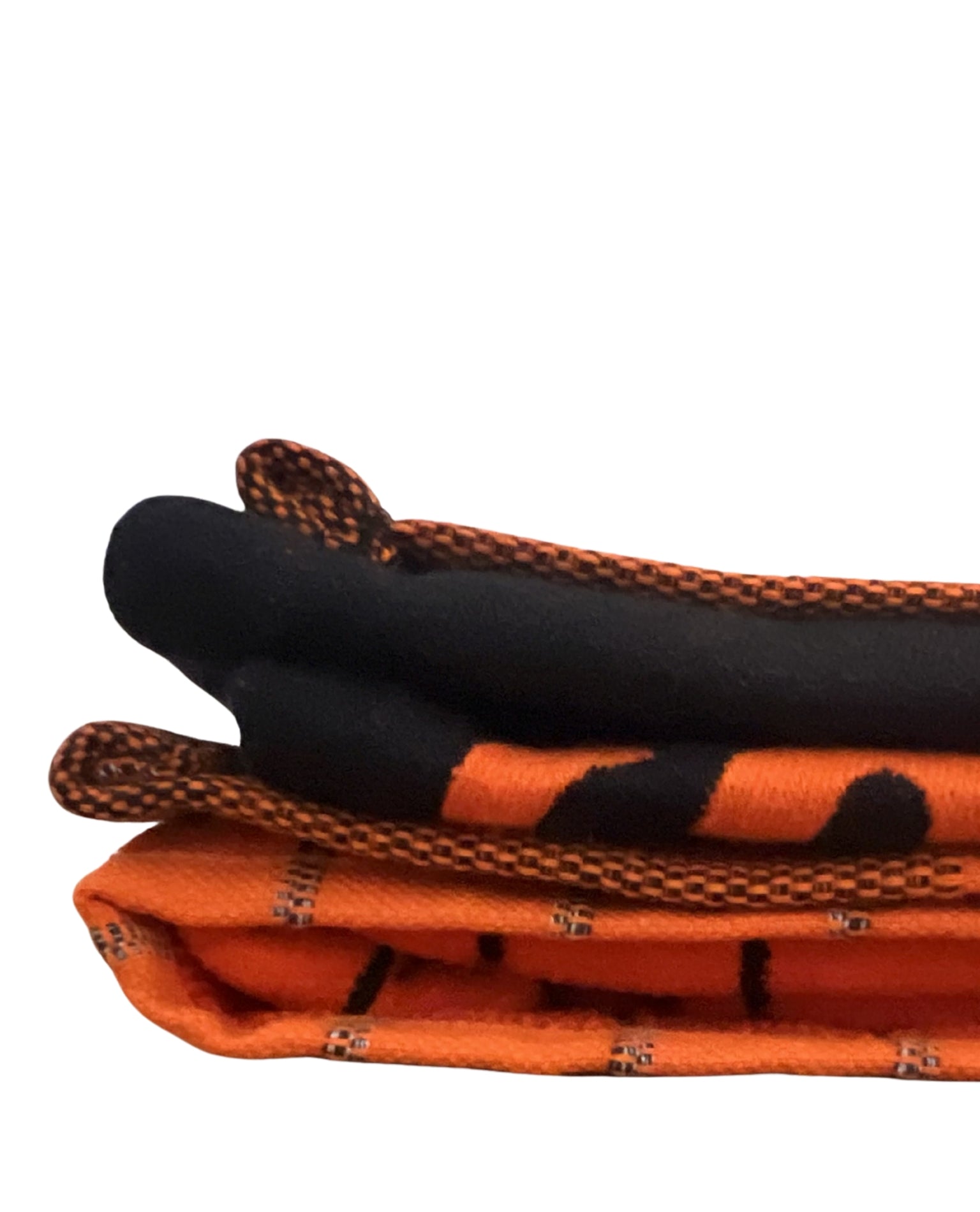 XXL Strandtuch mit sportlichem Schriftzug in Orange, gefaltet – Sport Kollektion von Dolcefrotto