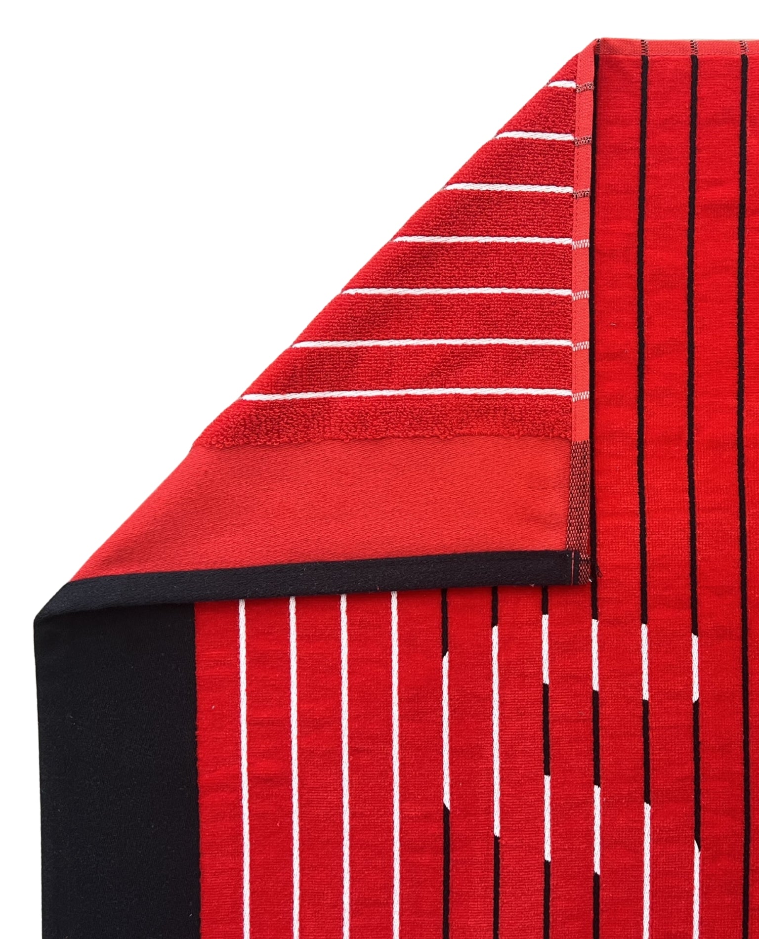 XXL Strandtuch mit sportlichem Schriftzug in Rot, Ecke und Detailansicht – Sport Kollektion von Dolcefrotto