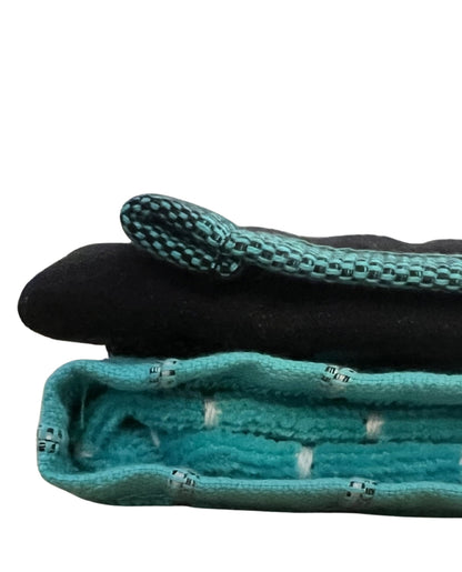 XXL Strandtuch mit sportlichem Schriftzug in Türkis, gefaltet – Sport Kollektion von Dolcefrotto